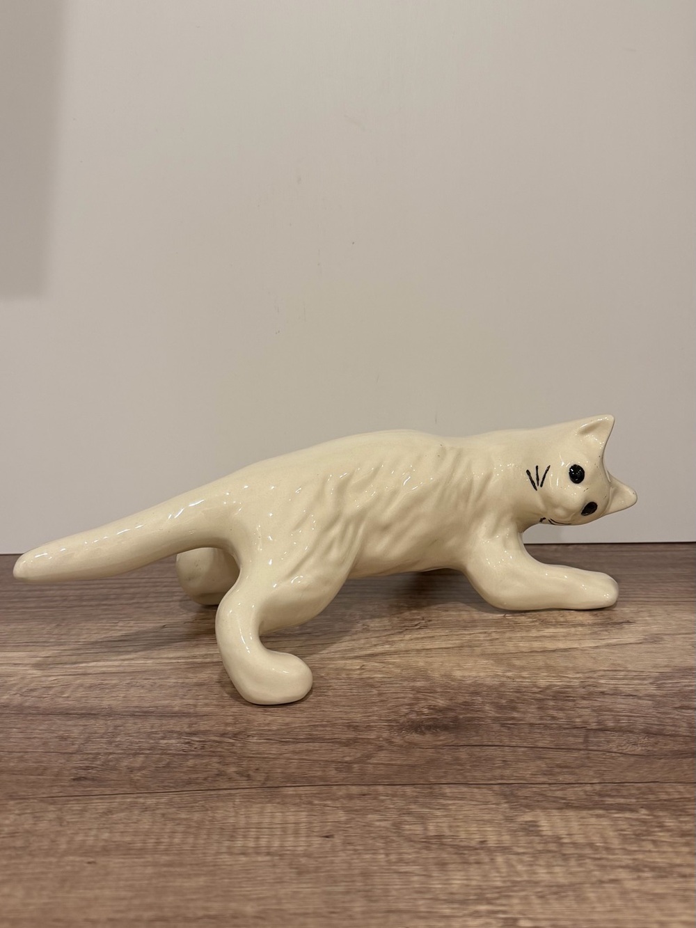 MCM Vintage 1940s Camark Pottery White Climbing Cat w/ Black Eyes 16” rare